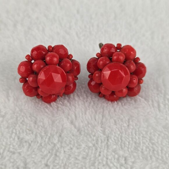 Unbranded Jewelry - Vintage MCM Red Beaded Cluster Screw Back Earrings 1950s 1960s Costume Jewelry